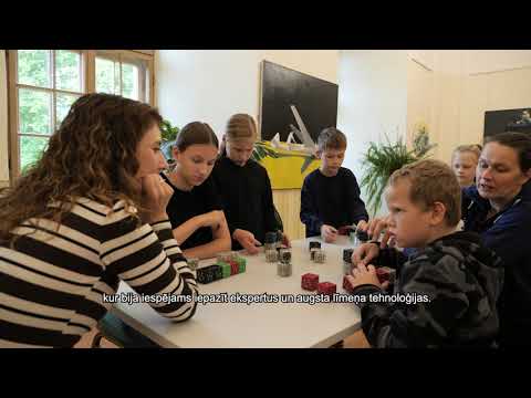Dundagas pils uz vienu dienu pārtapa par zinātnes centru